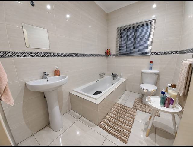 3 BEDROOM TOWNHOUSE FOR SALE IN MEYERTON SOUTH